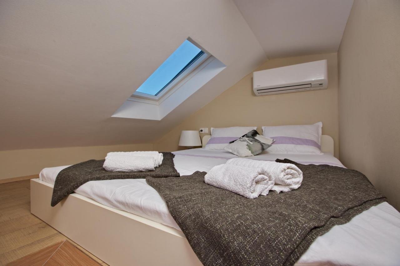 Apartments With A Parking Space Jelsa, Hvar - 8713 耶尔萨 外观 照片