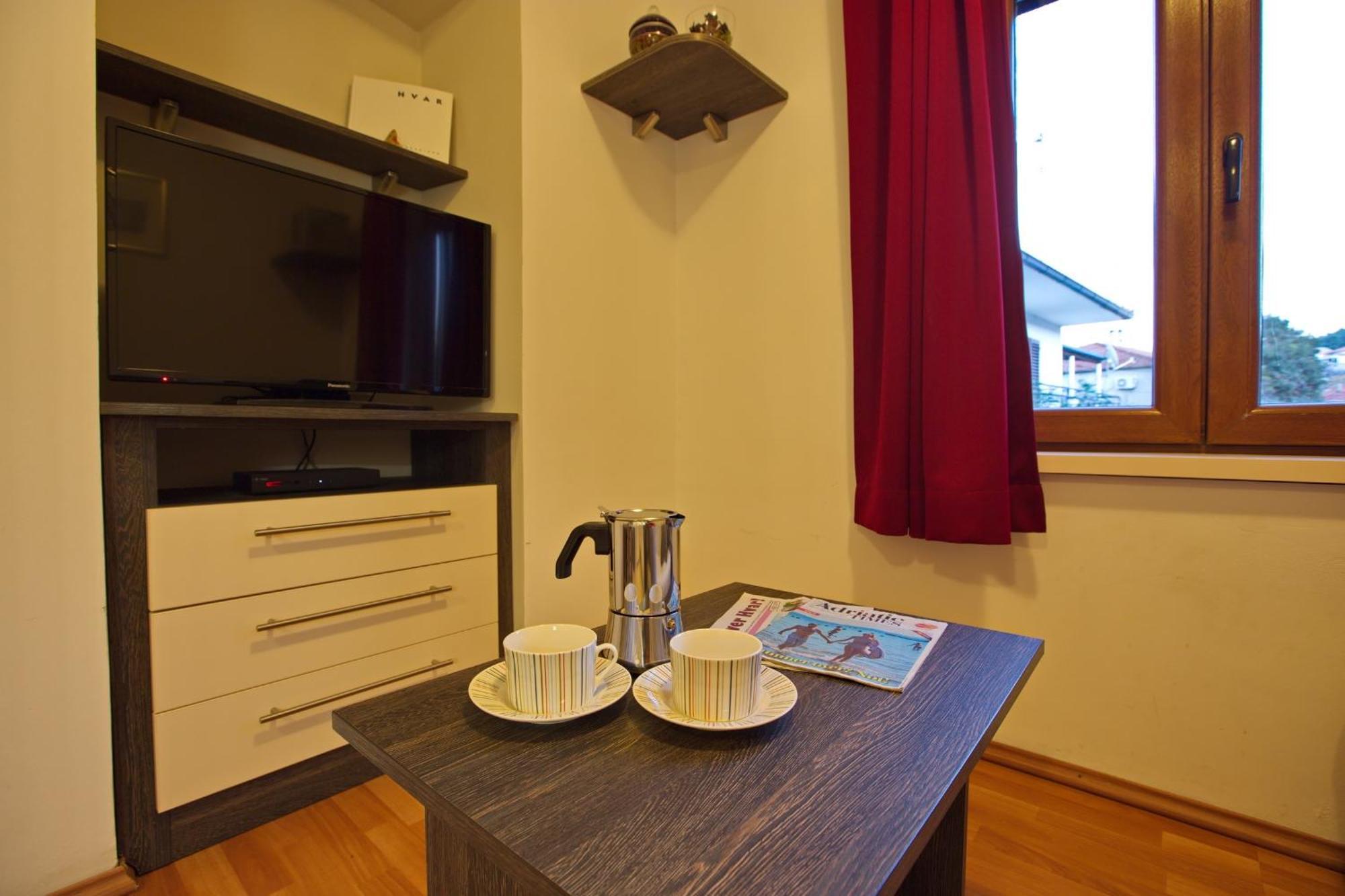 Apartments With A Parking Space Jelsa, Hvar - 8713 耶尔萨 客房 照片