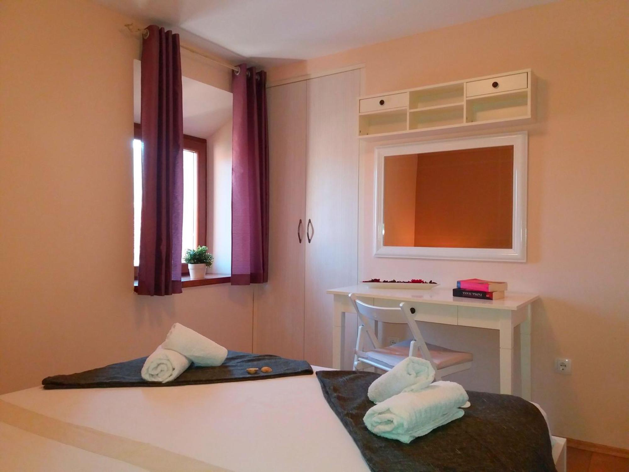 Apartments With A Parking Space Jelsa, Hvar - 8713 耶尔萨 客房 照片